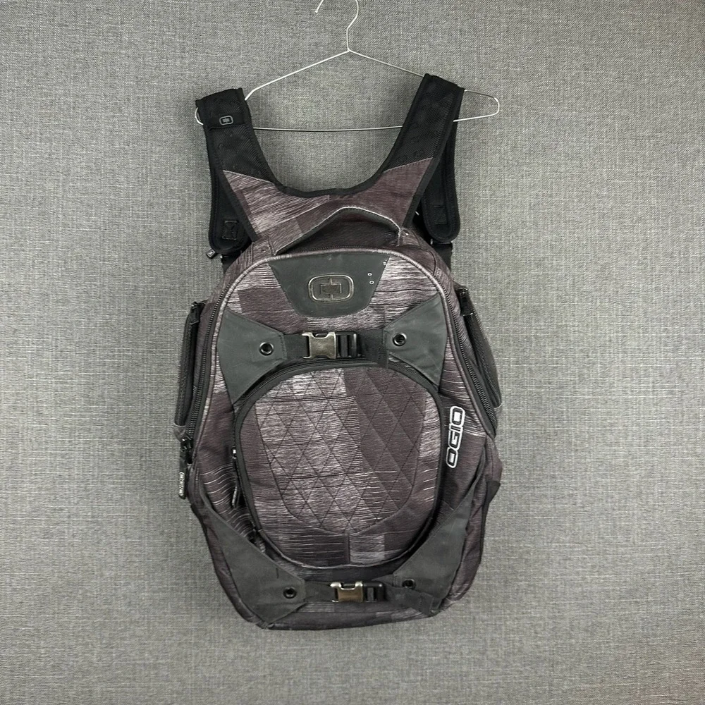 OGIO Squadron RSS Backpack Laptop Bag Travel Carry On School Gray Black